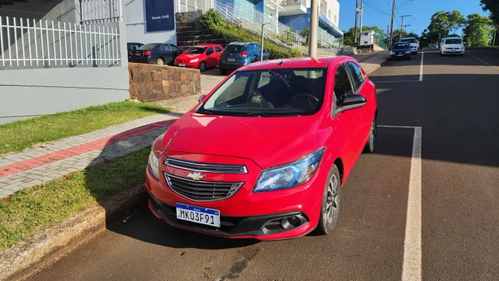 Chevrolet Onix Hatch LTZ 1.4 8V Flex Power Mec. 4P 2013