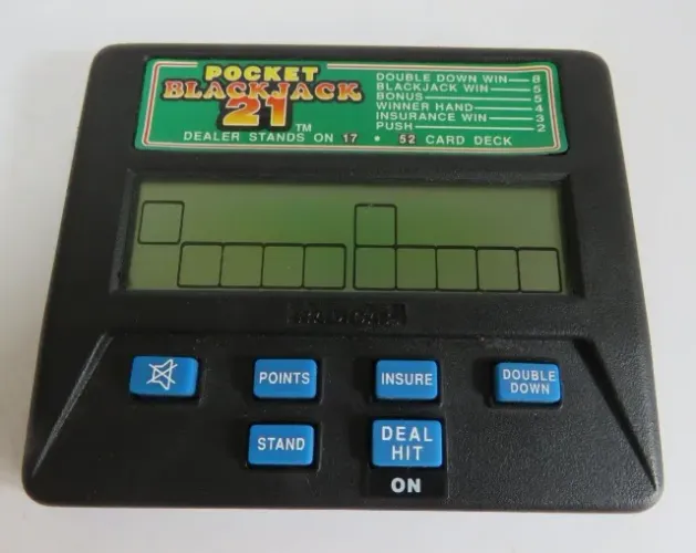 VIDEO GAME - Radica Pocket Blackjack 21 Electronic Handheld Pocket Vintage Game.