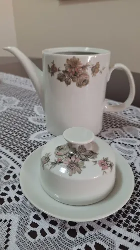 Bule de chá e Mantegueira porcelana Schimidt
