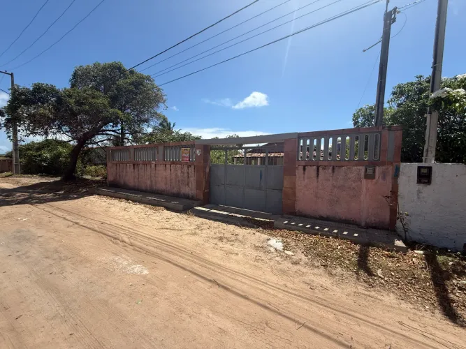 Casa na praia de Catuama !!