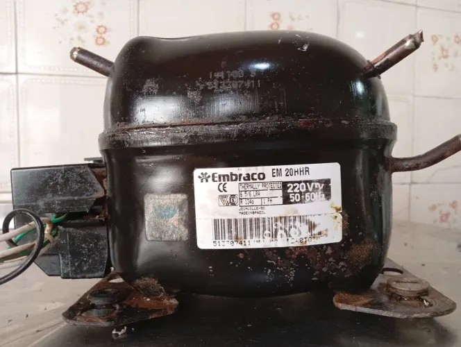 Compressor Embraco 1/5 Emi70Her R134 usado 