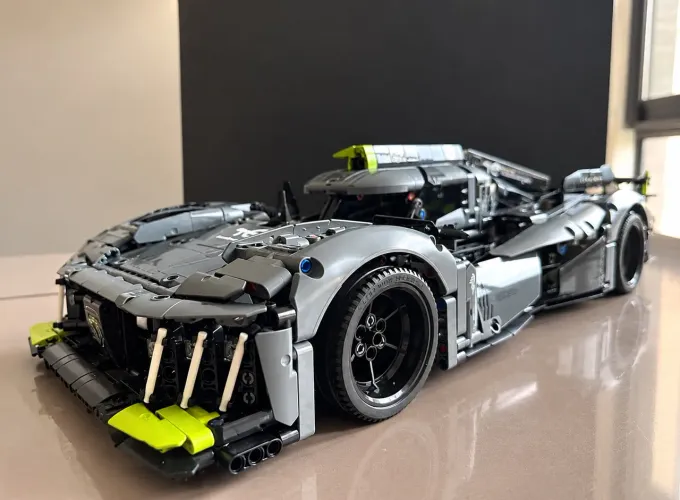 Blocos de Montar PEUGEOT 9x8 24 Hrs Le Mans 1775 Peças (Produto Lacrado)