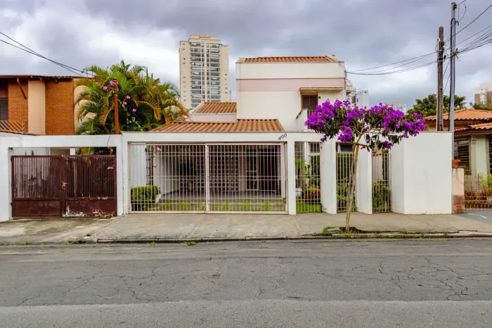 Imóvel para aluguel possui 360m² com 4 quartos em Vila Gumercindo - São Paulo - SP