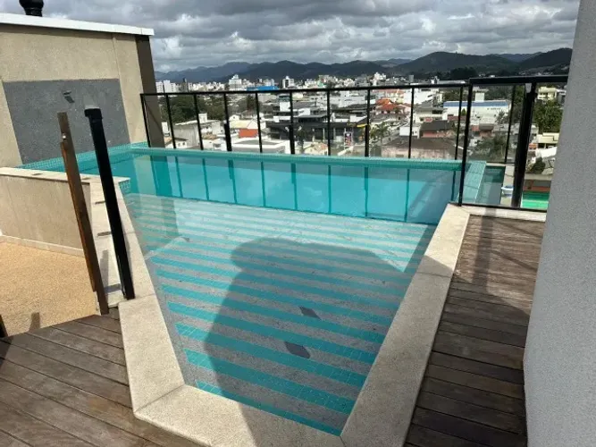 Apartamento Mobiliado 3 Quartos (1 Suíte) - Centro de Camboriú