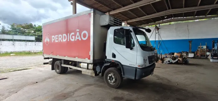 Mercedes Acello 1017 Automático Único dono Refrigerado 