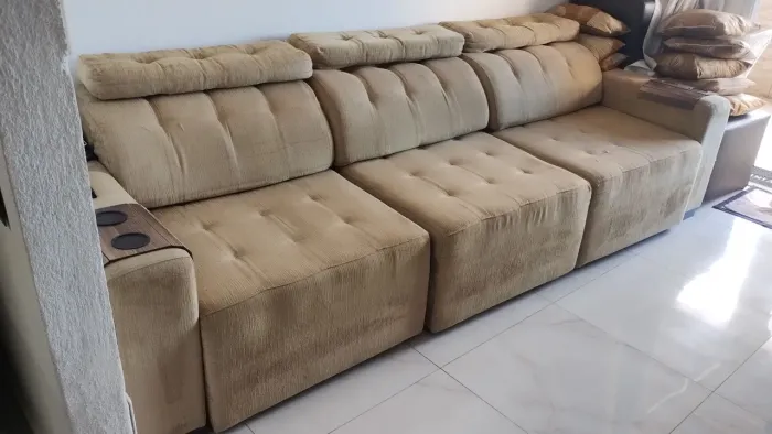 Vendo sofá retrátil e reclinável.