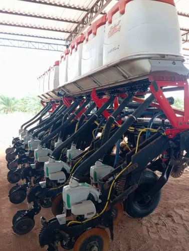 Plantadeira Jumil Guerra 13 linhas 