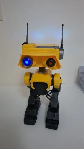Robo star wars com controle remoto 