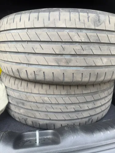 Pneu para COMPASS 235/45/19