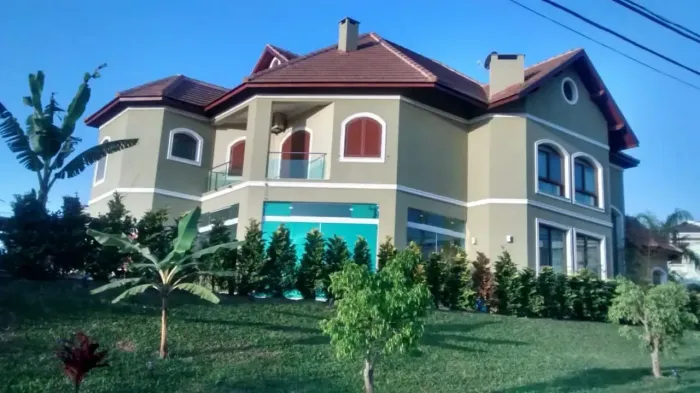 Casa de condomínio para venda possui 480 metros quadrados com 3 quartos