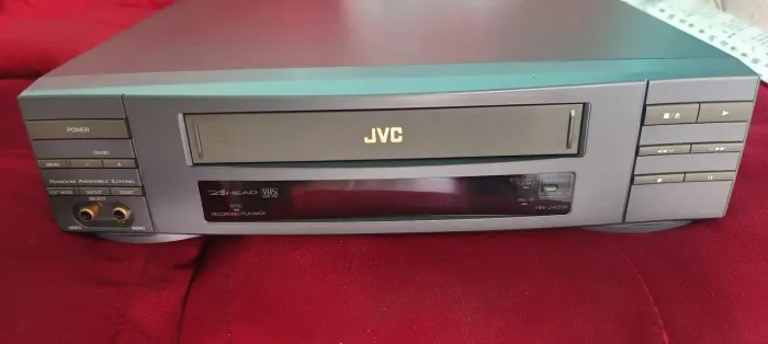 VIDEO CASSETE JVC ANOS 90 PARA CONSERTO OU RETIRADA DE PEÇAS. 