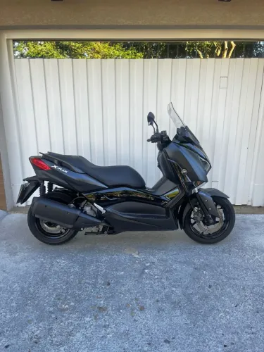 Yamaha Xmax 250 ABS 2022 Preta, sem detalhes e toda original e baixa km