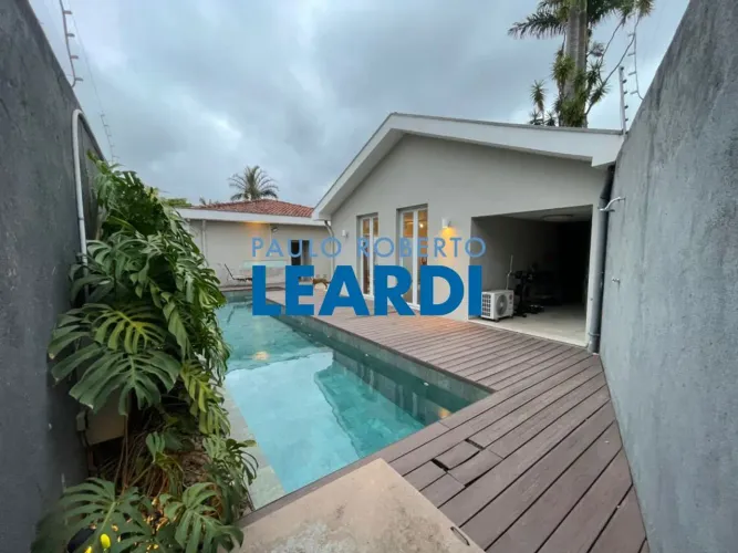 CASA ASSOBRADADA - JARDIM GUEDALA - SP