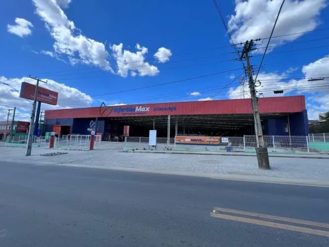 1500M2 DE ÁREA PARA LOCAÇÃO MAX MALL CANINDÉ-CE