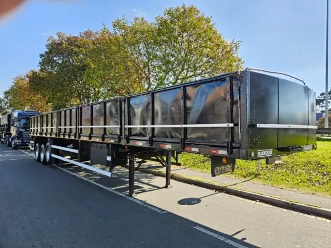 Carreta Carga Seca Randon Ano 2014 3 Eixos 14.70 x 1m chapa xadrez COM PNEUS