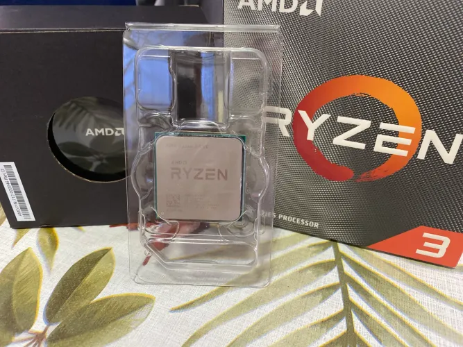 Processador AMD Ryzen 3 4100, 4 Core e 8 Threads (9 meses de uso, em perfeito estado)