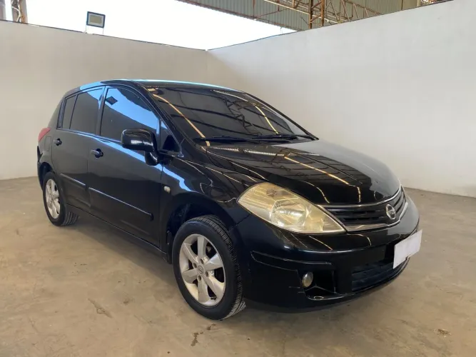 Nissan Tiida SL 1.8/1.8 Flex 16V Aut. 2011