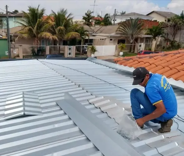 Telhado trocar de telhado manutenção calha rufo instrutura metálica 