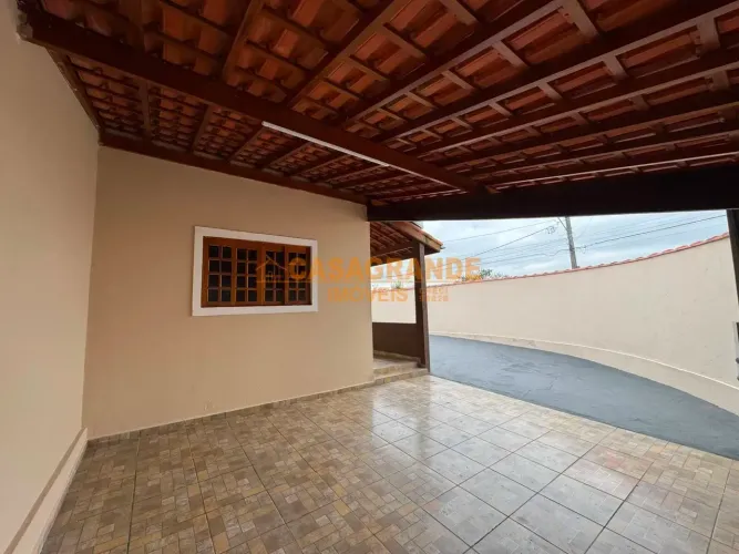 Casa à Venda  Vila das Flores | Zona Sul  São José dos Campos
