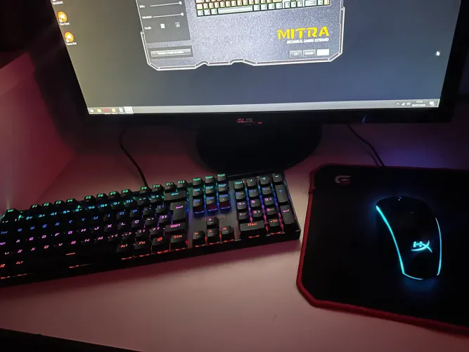Teclado Mecânico RGB Red Dragon Mintra K551 e Mouse PulsefireSurge