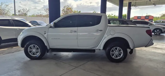 Mitsubishi L200 Triton HPE 3.2 CD TB Int.diesel AUT 2015