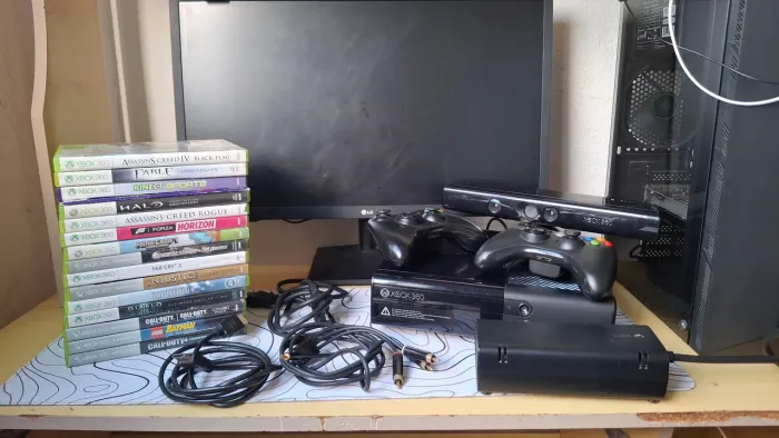 XBOX 360 SUPER SLIM COM KINECT + 16 JOGOS