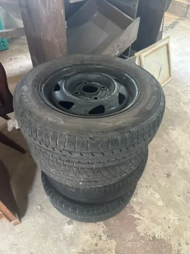 Jogo de rodas aro e pneu Ford 4x108