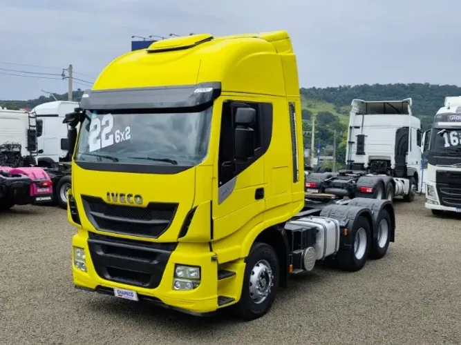 Iveco Hi-Way 440 6x2 ano 2022