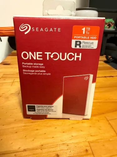 HD Externo Portátil Seagate One Touch 1TB USB 3.0 vermelho/branco - Novo