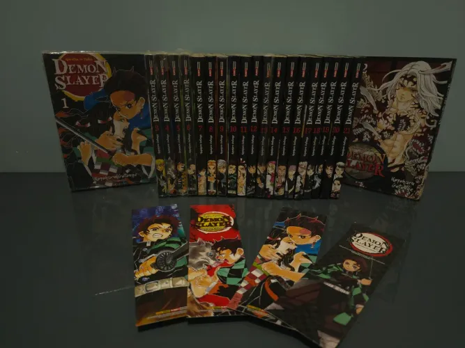 MANGÁ DEMON SLAYER VOLUMES AVULSOS COM BRINDE (PREÇO DA UNIDADE)