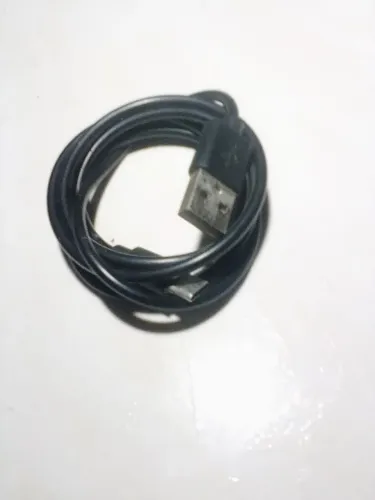 Cabo USB tipo C pra carregar celular entre outros dispositivo aparelhos compatíveis