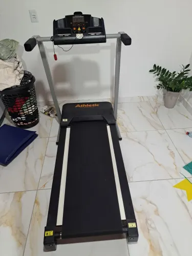 Esteira Athletic em Excelente Estado - Funcionando Perfeitamente