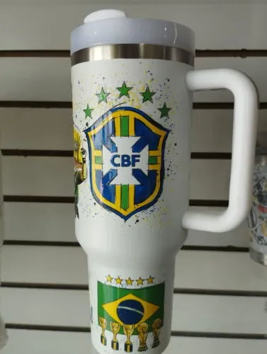 Copo Térmico 1L Brasil com Tampa e Alça ? Mantém Gelado por Horas | Copo Grande para Ce