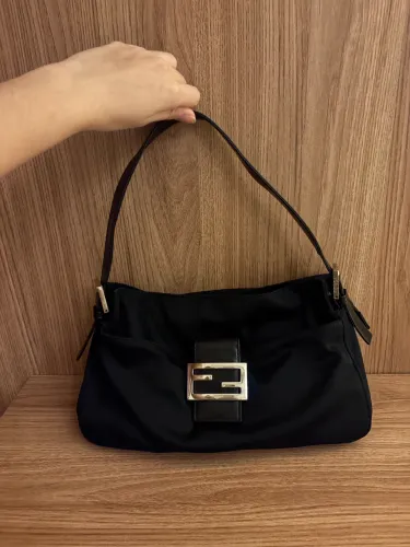 Bolsa fendi baguette preta