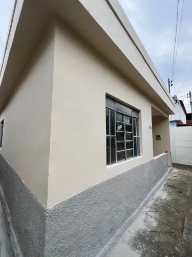 Vende-se casa 3 quartos Bandeirantes