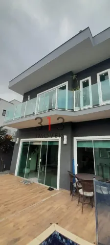 Casa Triplex pronta para morar com acabamento de qualidade e ambientes amplos para proporc