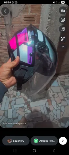 Capacete 100 reais novo comprei faz dois meses por 270 vendo por 150 pra vender ligeiro