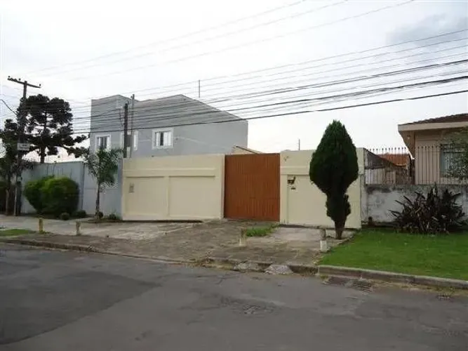 Maravilhosa Kitinete c/ garagem no bairro Portão