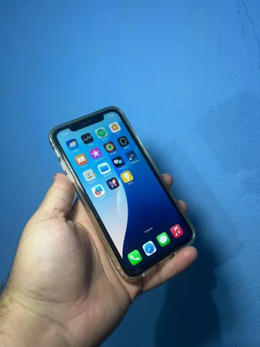 Celular impecável