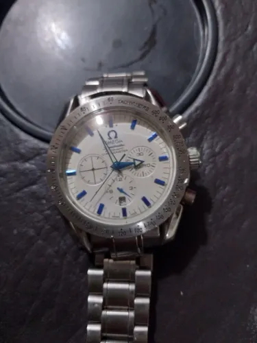 Vendo relogio Ômega original 2.200.00 meu watesap 48. *