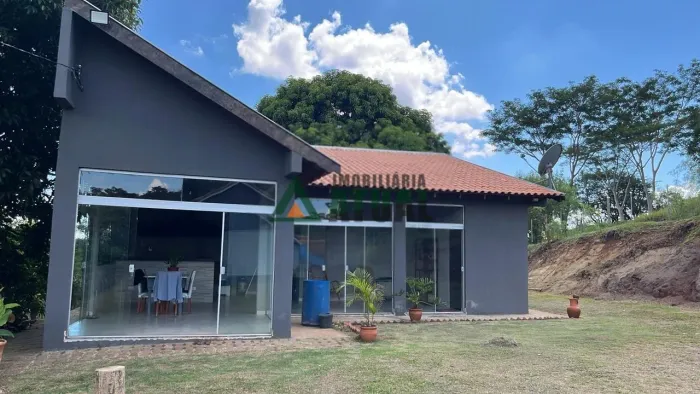 CHACARA COM 18.000m²A VENDA NA CIDADE DE PRIMEIRO DE MAIO.