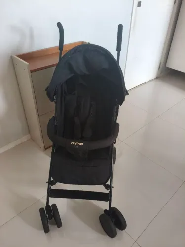 Carrinho de Bebê Voyage Park Preto - Compacto e Reclinável (Excelente Estado)