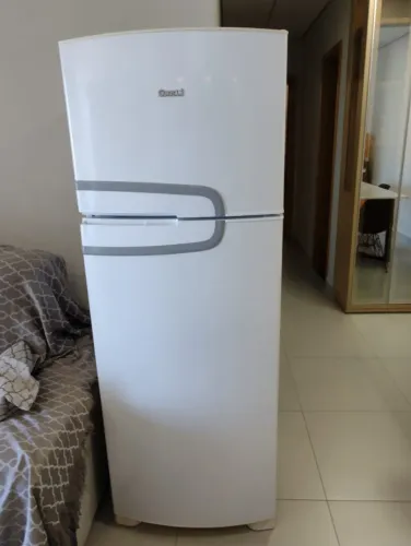 Geladeira Consul 340L - 127V ( Com defeito )