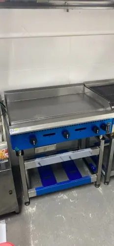 NZ. Chapa bifeteira profissional inox 90cm 19mm com cavalete Venâncio