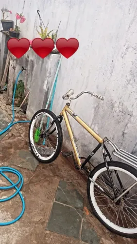 vende-se bicicleta aro 26 com vmax branco