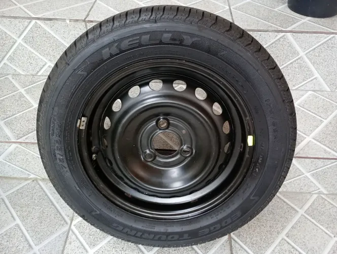 Estepe Renault Kwid Aro 14 com Pneu Kelly Edge Touring "NOVO SEM USO"<br>