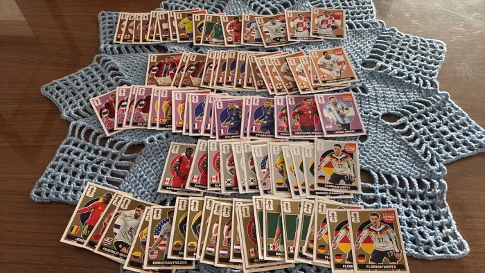 Vendo Legends - figurinhas extra stickers originais panini 