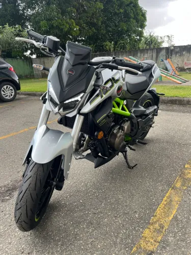 Moto SBM 400 - 2026