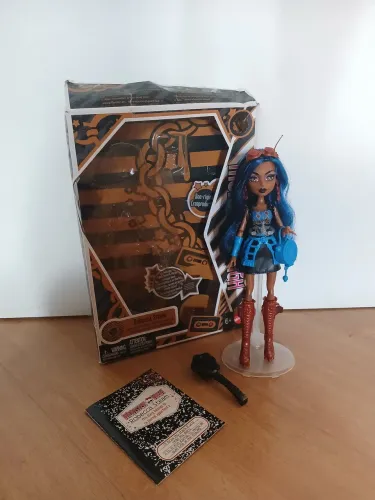 Monster high robecca básica creep