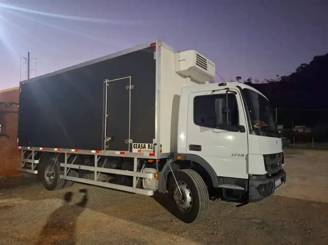 Caminhão EXTRA ATEGO 1719 BAU REFRIGERADO 2023